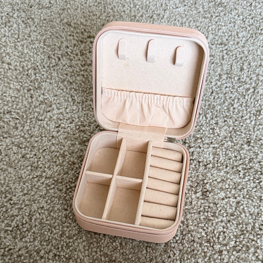 Travel Jewelry Organizer - Blush Pink